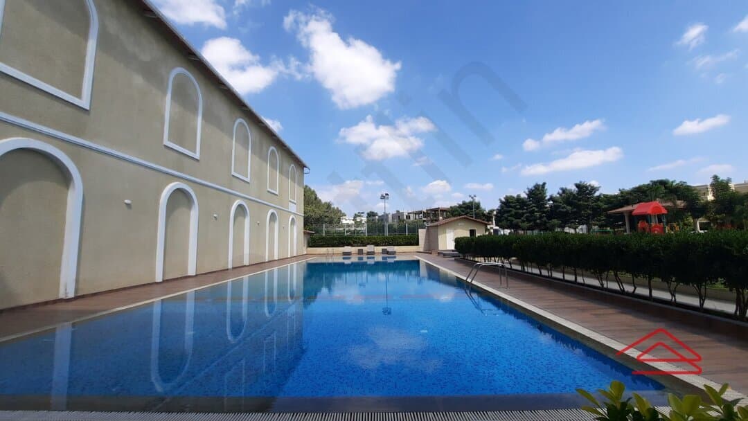 SwimmingPool